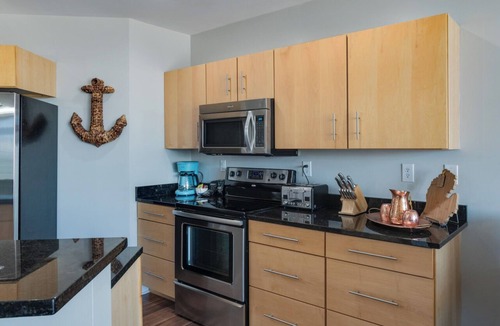 Saint Joseph Apartment | Luxury Waterfront Condo