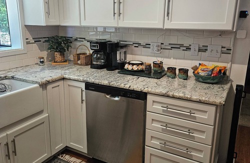 Brewton House | Mady's Happy Place is a charming 3 bedroom, 2 bath home near historic downtown