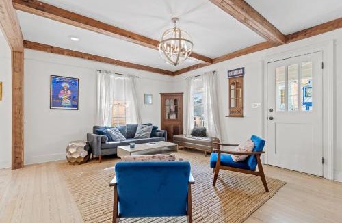 Uptown Historic District House | Magazine Street w private outdoor pool