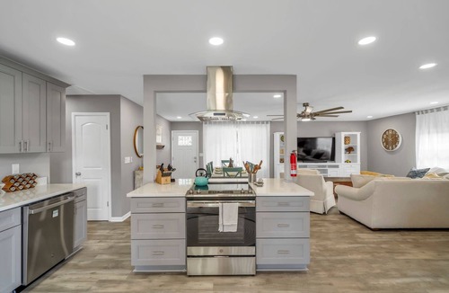 Fort Walton Beach House | Magnolia Escape: TVs, Grill, Only 3 Miles to Beach