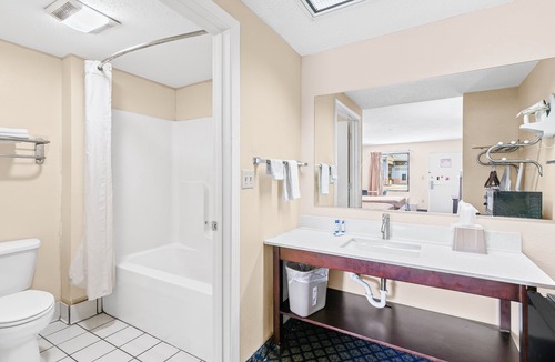 Hattiesburg Hotel | Magnolia Inn Townhouse Hattiesburg MS I-59