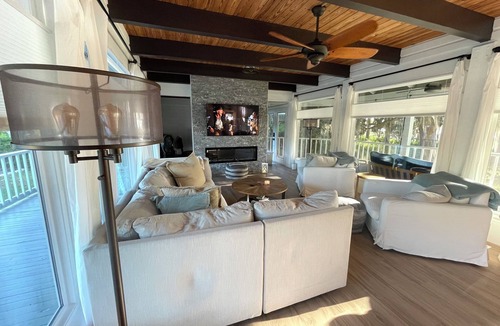 Melrose House | Magnolia Pointe Lakehouse on Lake Santa Fe in Melrose, FL LAKEFRONT PROPERTY!