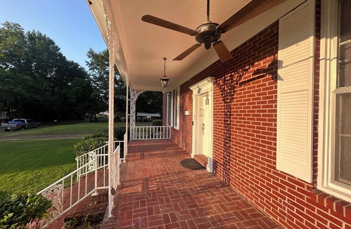Grenada House | Magnolia State Winter Escape – Beautiful 3BR Family Home