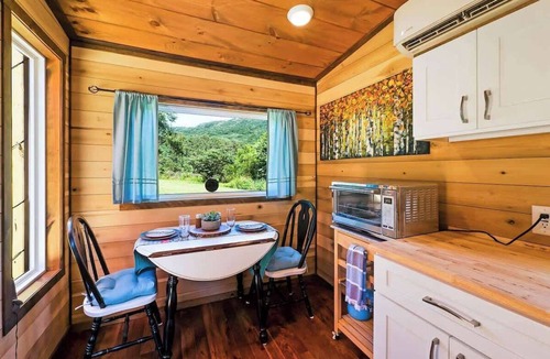 Wildwood House | Magnolia Tiny Home - Hot Tub and Mountain Views