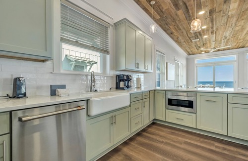 Indian Pass House | Make waves this fall with our reduced prices- Up to 40% Off! Inquire now!