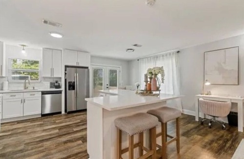 Mandeville House | MANDEVILLE BEAUTY CLOSE TO CAUSEWAY
