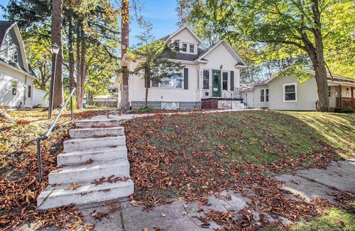 Manistee House | Manistee Family Home near Downtown