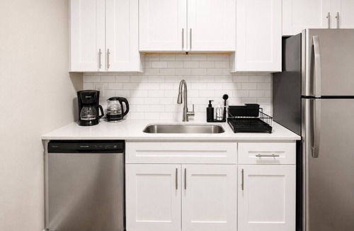 Shannon Apartment | Maple & Main Hoover | Modern 2BR Escape 2E