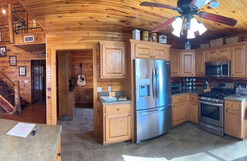 Boswell Cabin | Marfly Mount Olive Retreat