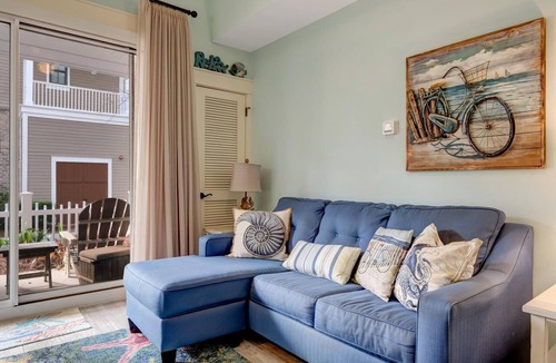 Baytowne Wharf Condo | Market Street Studio Retreat: Queen Bed, Sleeper Sofa, and Kitchenette at Sandestin Golf and Beach Resort!