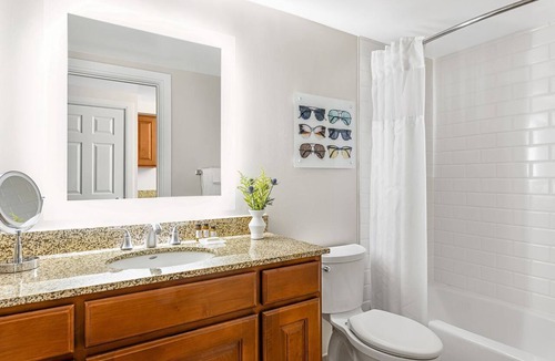 Williamsburg Resort | Marriott Grand Vista : Orlando : 2 Bedroom , 2 Full Bathroom Villa Sleeps 8