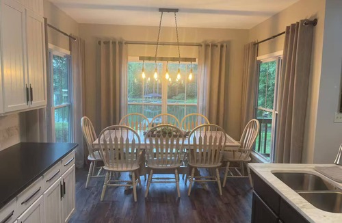 Hardwick House | Marvelous lakefront 3-bedroom house with amazing views
