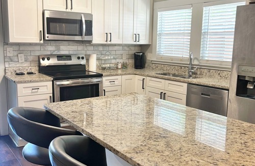 Atlanta House | Maybach House Luxury Comfort Private Pavilion Prime Atlanta Location