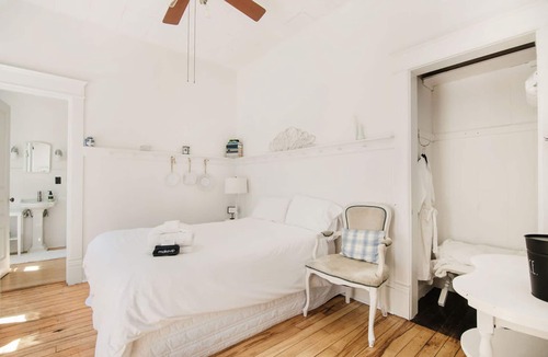 Central Lake Apartment | Mayson Room BW Boutique Hotel