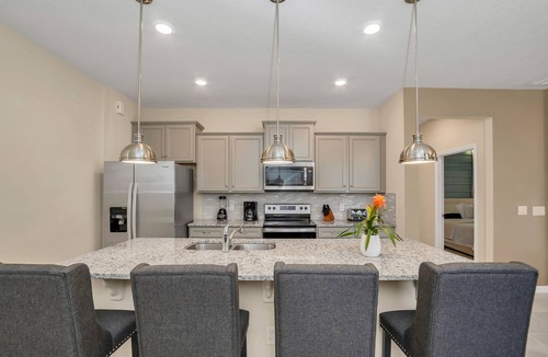 Davenport House | MEGA MARVAL Gameroom! Olaf and Spiderman! Close to Disney!