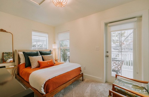 Ocean Springs Cottage | Mermaid's Muse - Includes GOLF CART! Close to beach & downtown Ocean Springs!
