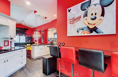 Ridgewood Lakes Villa | Mickey themed villa/private pool/Gameroom/gated/golf/20 minutes to theme parks