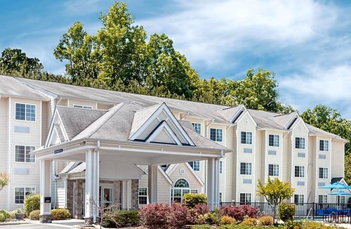 New Castle Hotel | Microtel Inn & Suites by Wyndham Gardendale