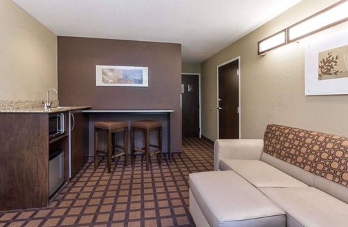 Northside Hotel | Microtel Inn & Suites by Wyndham Jacksonville Airport