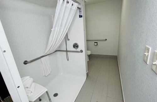 Cottondale Hotel | Microtel Inn & Suites by Wyndham Tuscaloosa East