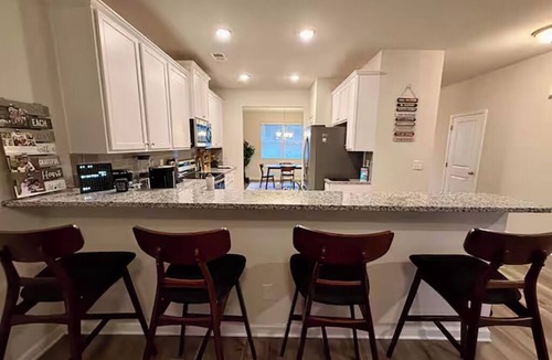 Decatur House | Mid-century Modern Lakefront Townhome