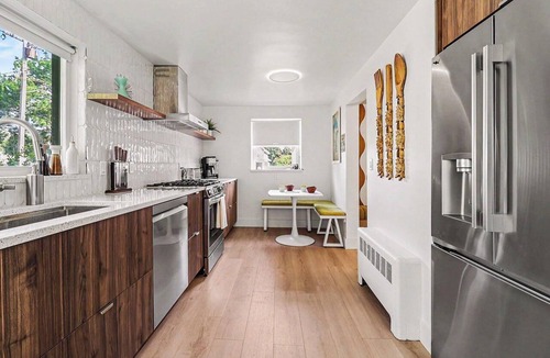 Manistee House | Mid-Century Modern Pet-Friendly Home near Beach
