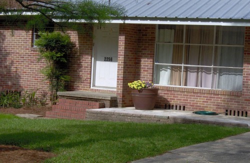 Mid City South House | Mid-Century Modern meets Cajun/Creole, hub to Louisiana Festivals & Adventures