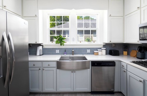 Columbus House | Midtown Brick Cottage 3BR, 2BA 15 Mins to Ft Moore