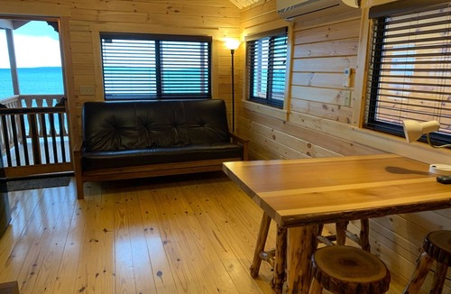 Mackinaw City Cabin | Mighty Mac Bridgeview Cabin 2