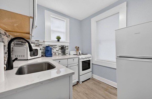 South Pensacola House | Minimalist Comfort Pensacola Studio