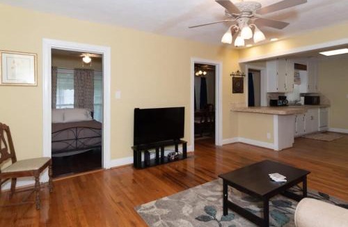 Columbus House | Mins to Ft Moore & Downtown - The Columbus Cottage