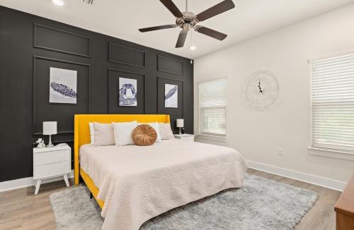 Ono Island House | Mins to the Beach/King Beds/Arcade-Snowbird Deals!