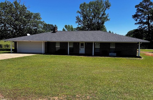 Benton House | Minutes from Cypress Lake boat launch 2 local event venues Bodcau wildlife mngt