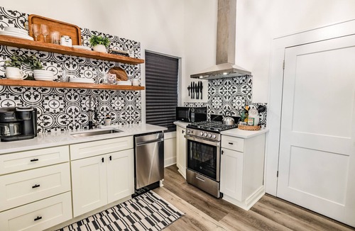 Natchitoches Apartment | 🏠Modern 1 Bedroom Apartment Historic District Sleeps 4 Walkable to Downtown