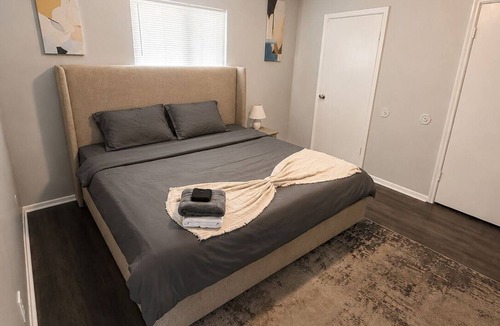 Birmingham Hotel | Modern 1BR King Bed Near Downtown Birmingham & UAB