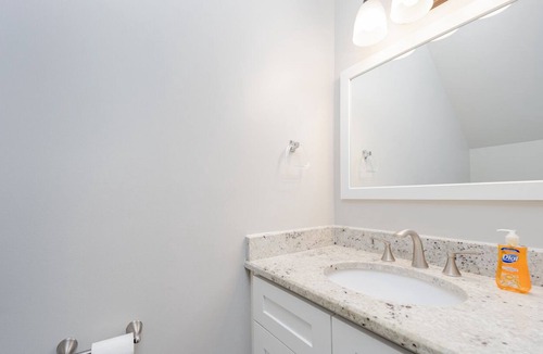Pelham House | Modern 2B Townhome - 10 min from Oak Mtn State Park!