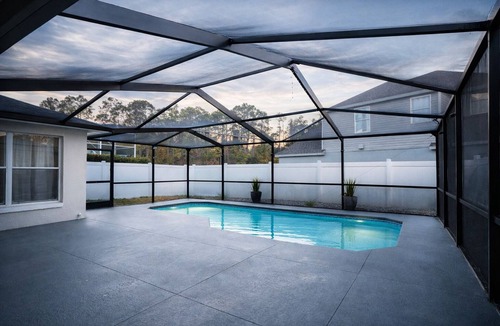 Bridgewater Crossing House | Modern 3-bedroom Chic Home in Davenport minutes from Disney, Pool and Game Room.