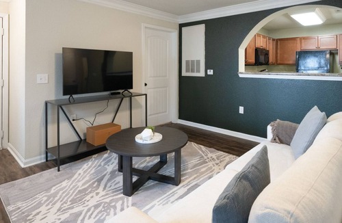 Cahaba Heights Apartment | Modern Apartment in Prime Location (ID8272X47)