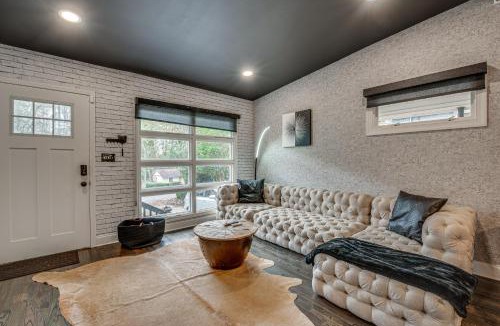 Church Street House | Modern Atlanta Retreat: Private Hot Tub & Yard!
