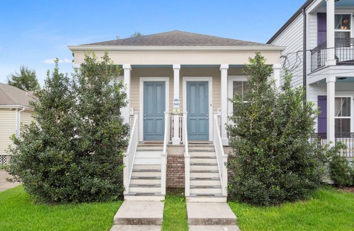 Freret House | ★Modern, Bright Home - Walk to Freret and Tulane!★