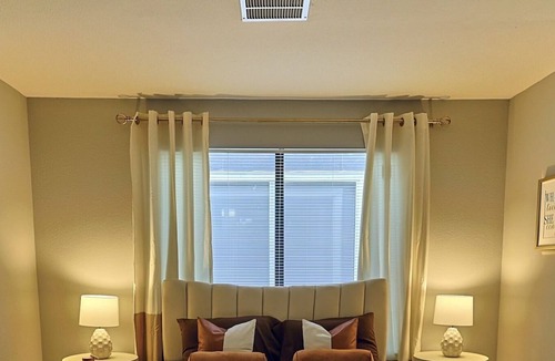 Jackson Apartment | Modern-Chic Loft In The Heart Of The City. Everything Is At Your Fingertips!