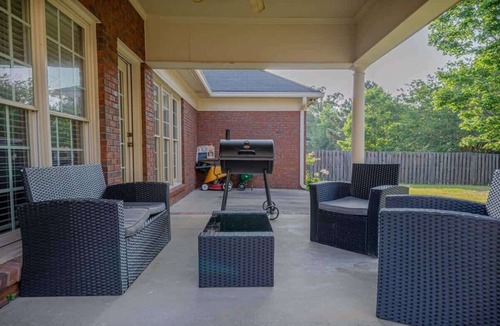 Fortson House | Modern Columbus Military stay w/Grill & Games