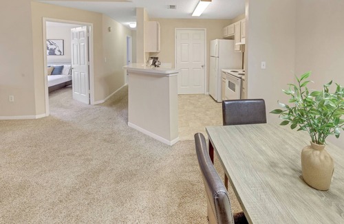 Sand Ridge Apartment | Modern Comfort w/Balcony, Kitchen & WiFi