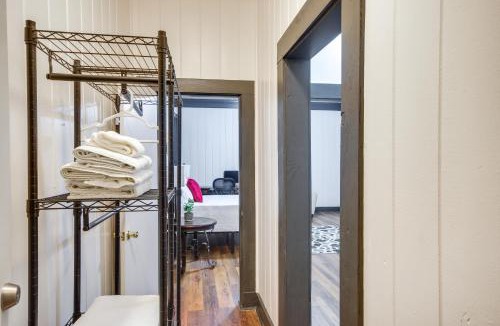 Greenwood Apartment | Modern Couple's Retreat in Greenwood!