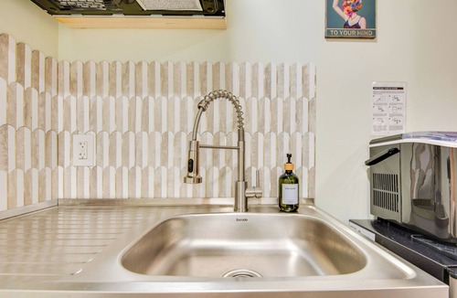 Candler-McAfee Apartment | Modern Decatur Flat: Near MARTA, Emory, Mid/Dwtn