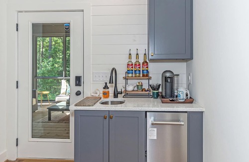 Tallassee House | Modern Family-oriented 3BR 2BA Smart Home | Lake Martin Access | Near Auburn University
