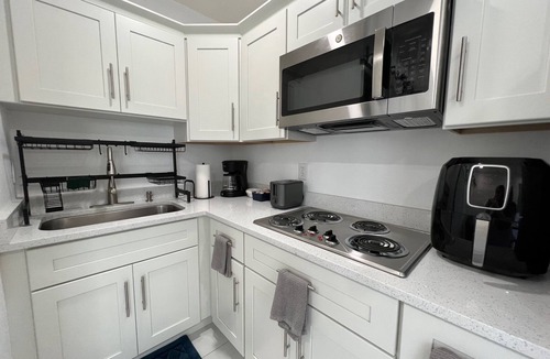 Winter Springs Apartment | Modern Guest Studio 15 mins from SFB Airport