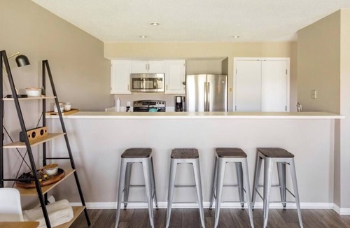 Acme Condo | MODERN HILLTOP RETREAT AT THE GRAND TRAVERSE RESORT! 5 Minutes to Horse Show!