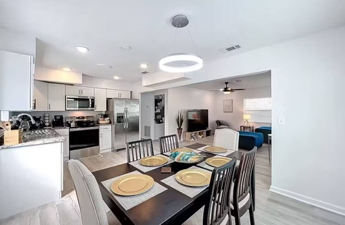 Sanford House | Modern home near Sanford's Historic District