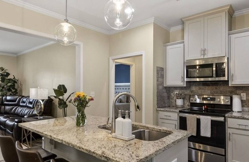 Tuscaloosa House | Modern Oasis in Tuscaloosa 10 minutes from downtown and Campus